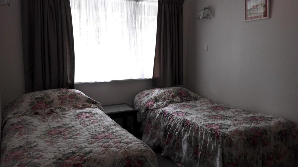 Browns Bay Olive Tree Motel & Apartment Okura Bush Экстерьер фото