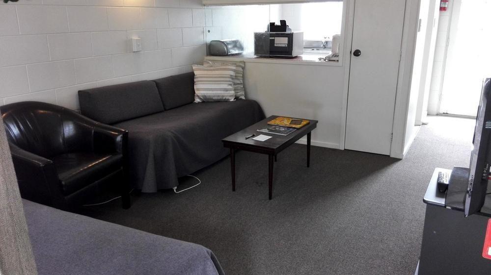 Browns Bay Olive Tree Motel & Apartment Okura Bush Экстерьер фото