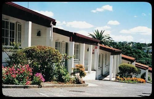 Browns Bay Olive Tree Motel & Apartment Okura Bush Экстерьер фото
